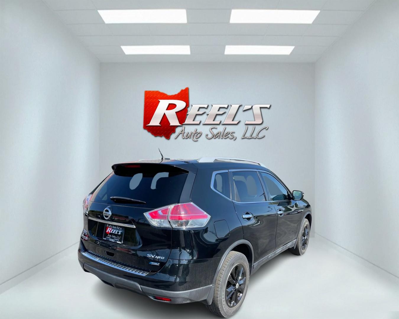 2014 Black /Black Nissan Rogue SV AWD (5N1AT2MV7EC) with an 2.5L I4 DOHC 16V engine, Automatic transmission, located at 11115 Chardon Rd. , Chardon, OH, 44024, (440) 214-9705, 41.580246, -81.241943 - Photo#4
